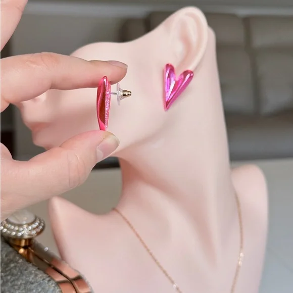💕 Pink Heart Earrings - Picture 5 of 10